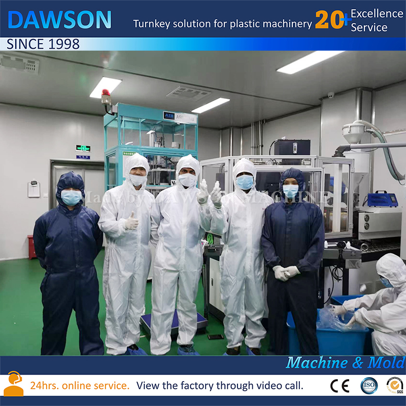 Полностью автоматические непрозрачные белые вазелиновые банки. Машины для литья с выдувом под давлением. Система литья под давлением с выдувом.