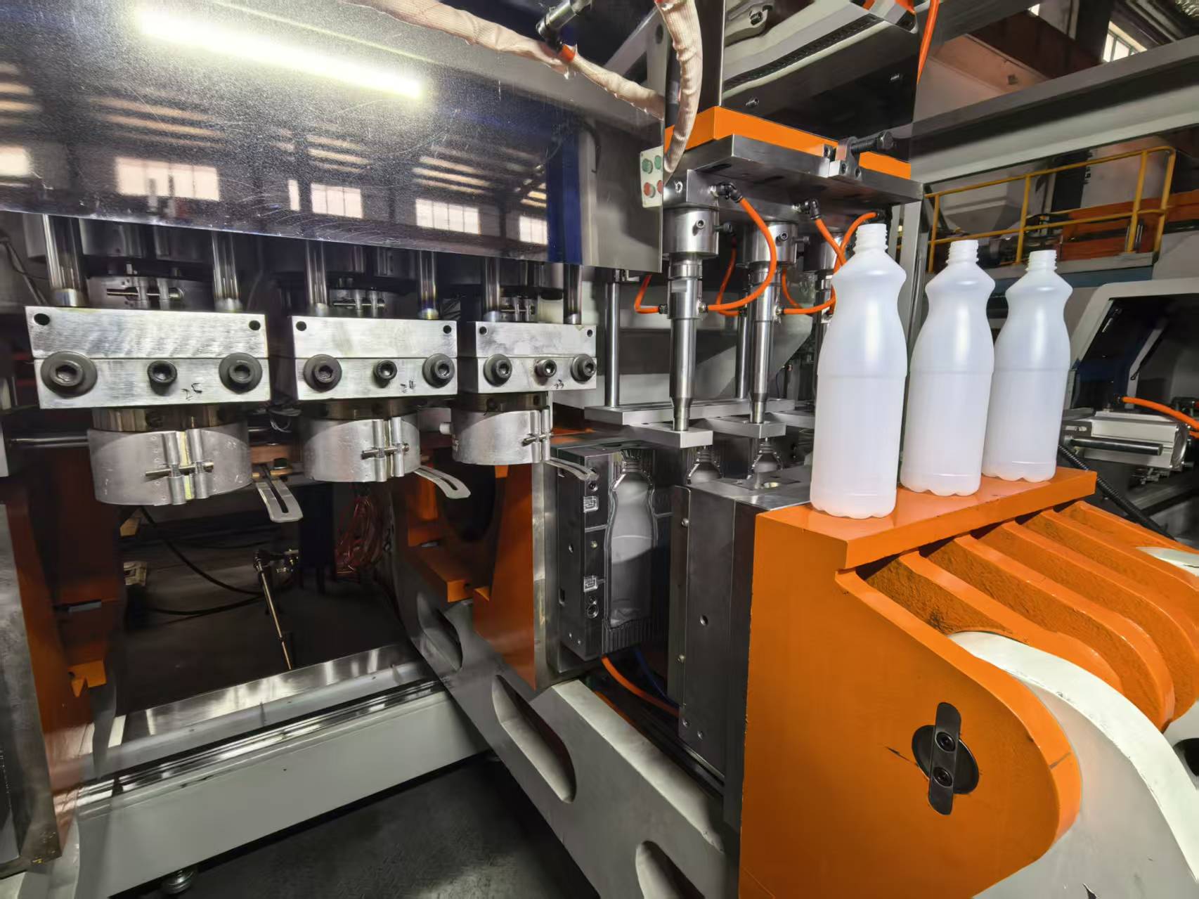 экструзионно-выдувная машина3.jpg