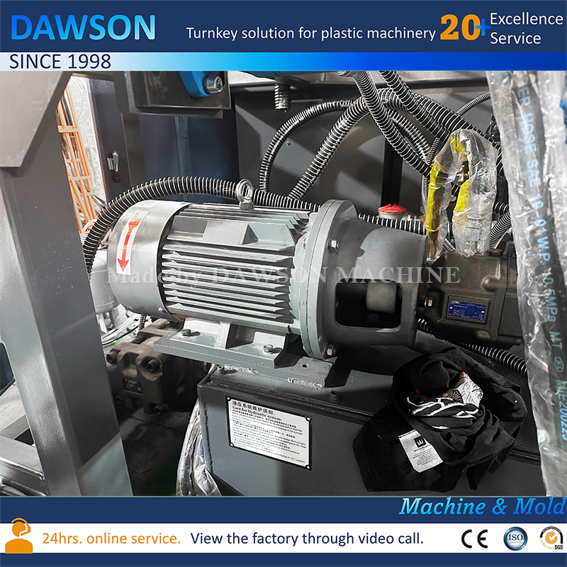 Одностанционная 5-головочная машина для изготовления канистр с широкой горловиной из полиэтилена высокой плотности Экструзионно-выдувные машины